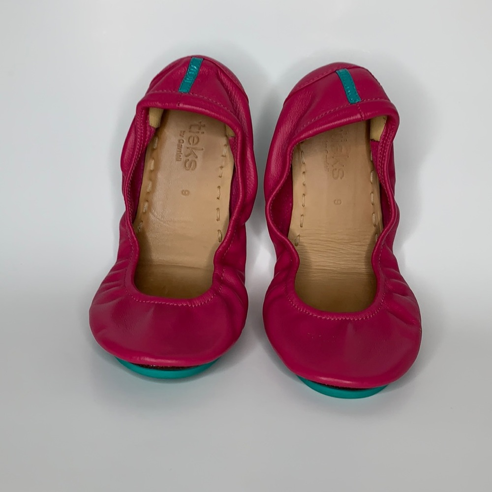 Tieks Fuchsia Ballet Flats US 9 Regular excellent used w/box and duster bag